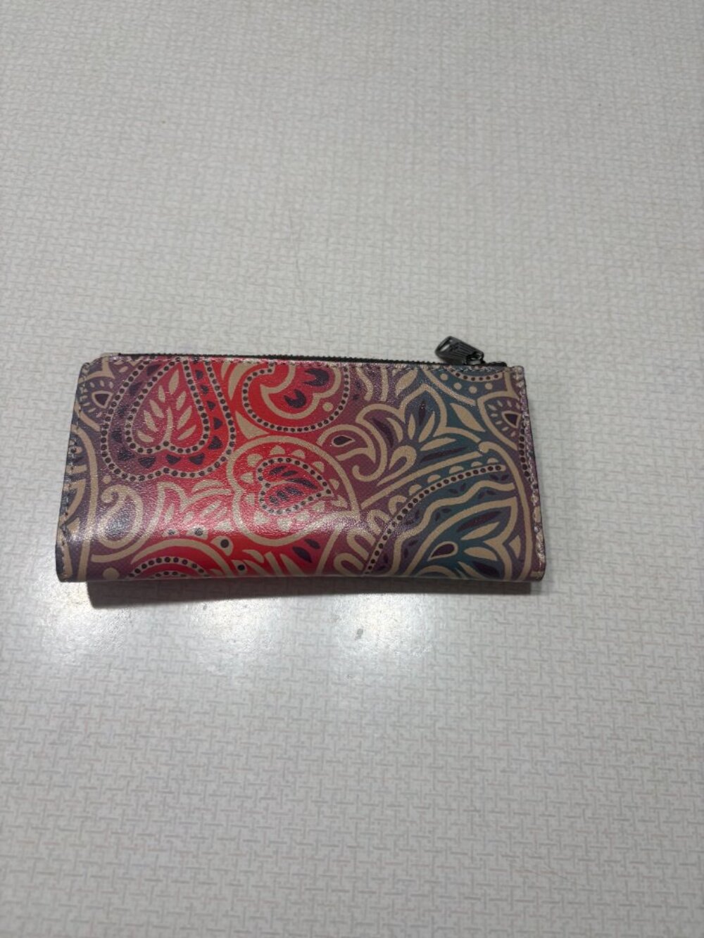 Preowned Patricia Nash Leather wallet in hearts and flowers print - Picture 2 of 8